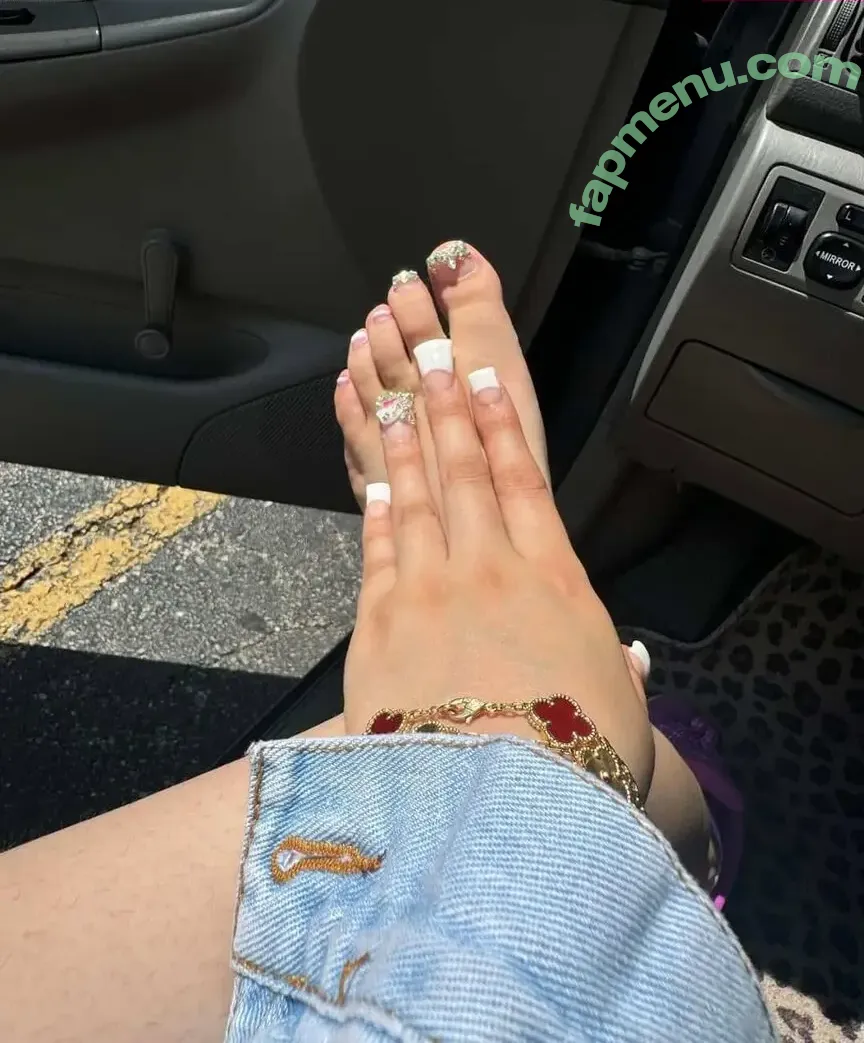 Itz Whitechina nude photo #0014 (itzwhitechina / theangelmariee)
