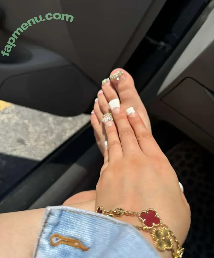 Itz Whitechina nude photo #0015 (itzwhitechina / theangelmariee)