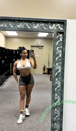 Itzmelanin nude photo #0019