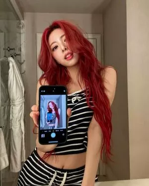 itzy.all.in.us / Shin Yu Na / Yuna ITZY / 유나 nude photo #0239