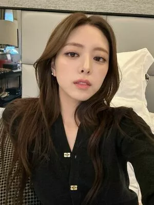 itzy.all.in.us / Shin Yu Na / Yuna ITZY / 유나 nude photo #0251