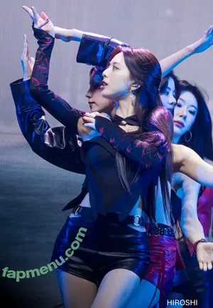 itzy.all.in.us / Shin Yu Na / Yuna ITZY / 유나 nude photo #0265
