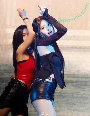 itzy.all.in.us / Shin Yu Na / Yuna ITZY / 유나 nude photo #0266