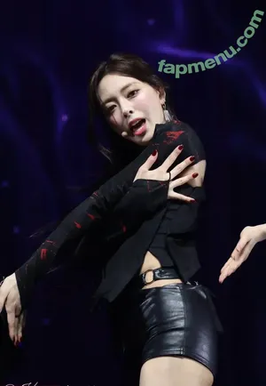 itzy.all.in.us / Shin Yu Na / Yuna ITZY / 유나 nude photo #0268