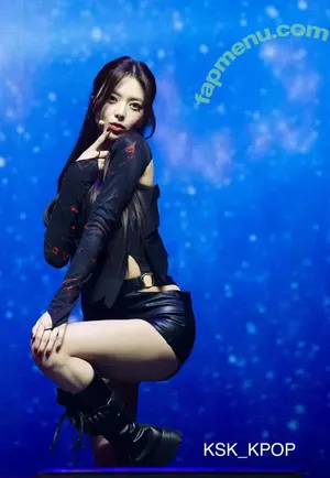 itzy.all.in.us / Shin Yu Na / Yuna ITZY / 유나 nude photo #0272