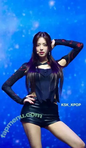 itzy.all.in.us / Shin Yu Na / Yuna ITZY / 유나 nude photo #0274