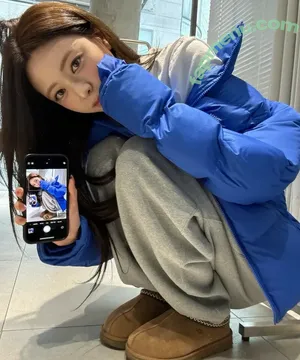 itzy.all.in.us / Shin Yu Na / Yuna ITZY / 유나 nude photo #0283