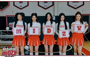 itzy.all.in.us / Shin Yu Na / Yuna ITZY / 유나 nude photo #0305