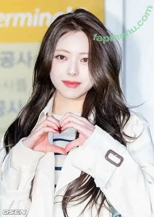 itzy.all.in.us / Shin Yu Na / Yuna ITZY / 유나 nude photo #0332