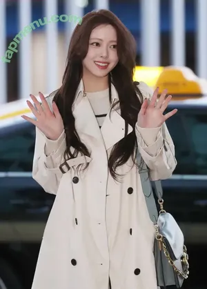 itzy.all.in.us / Shin Yu Na / Yuna ITZY / 유나 nude photo #0343