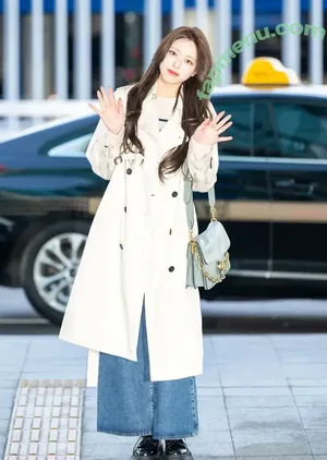 itzy.all.in.us / Shin Yu Na / Yuna ITZY / 유나 nude photo #0344