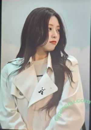 itzy.all.in.us / Shin Yu Na / Yuna ITZY / 유나 nude photo #0345