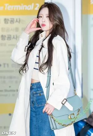 itzy.all.in.us / Shin Yu Na / Yuna ITZY / 유나 nude photo #0354