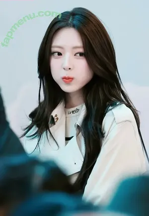 itzy.all.in.us / Shin Yu Na / Yuna ITZY / 유나 nude photo #0355