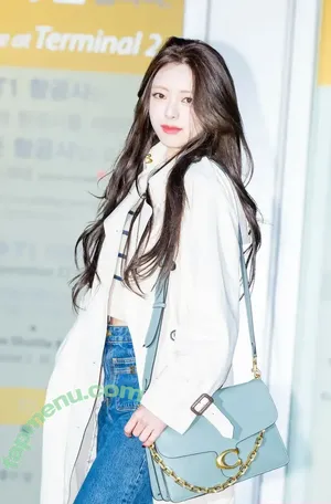 itzy.all.in.us / Shin Yu Na / Yuna ITZY / 유나 nude photo #0357