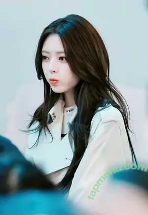 itzy.all.in.us / Shin Yu Na / Yuna ITZY / 유나 nude photo #0358