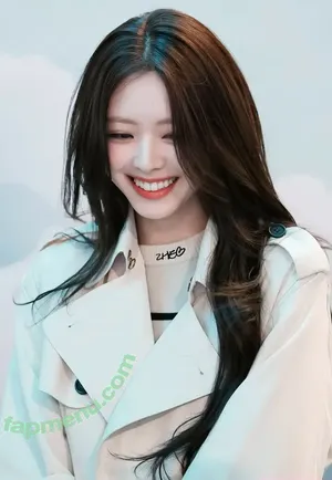 itzy.all.in.us / Shin Yu Na / Yuna ITZY / 유나 nude photo #0361