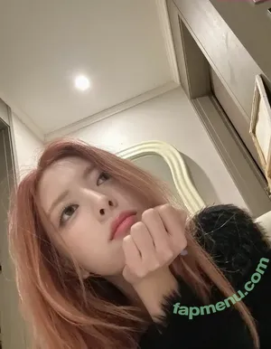 itzy.all.in.us / Shin Yu Na / Yuna ITZY / 유나 nude photo #0429