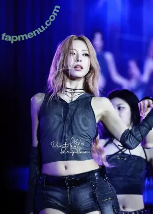 itzy.all.in.us / Shin Yu Na / Yuna ITZY / 유나 nude photo #0527