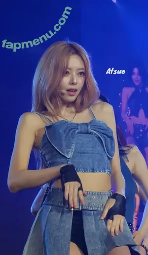 itzy.all.in.us / Shin Yu Na / Yuna ITZY / 유나 nude photo #0542