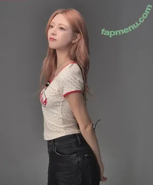 itzy.all.in.us / Shin Yu Na / Yuna ITZY / 유나 nude photo #0561