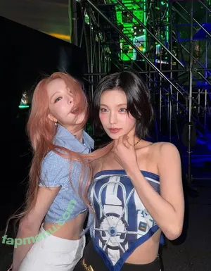 itzy.all.in.us / Shin Yu Na / Yuna ITZY / 유나 nude photo #0572