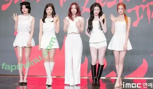itzy.all.in.us / Shin Yu Na / Yuna ITZY / 유나 nude photo #0584