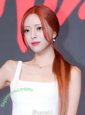 itzy.all.in.us / Shin Yu Na / Yuna ITZY / 유나 nude photo #0596
