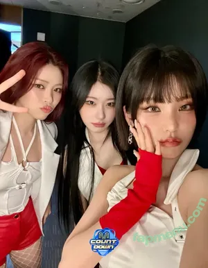 itzy.all.in.us / Shin Yu Na / Yuna ITZY / 유나 nude photo #0609