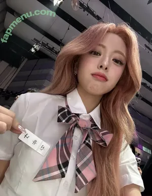 itzy.all.in.us / Shin Yu Na / Yuna ITZY / 유나 nude photo #0614