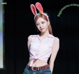 itzy.all.in.us / Shin Yu Na / Yuna ITZY / 유나 nude photo #0636