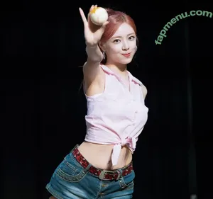 itzy.all.in.us / Shin Yu Na / Yuna ITZY / 유나 nude photo #0638