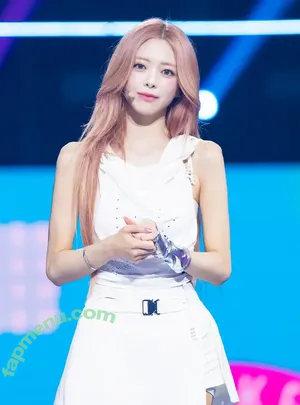 itzy.all.in.us / Shin Yu Na / Yuna ITZY / 유나 nude photo #0645