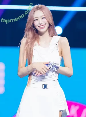itzy.all.in.us / Shin Yu Na / Yuna ITZY / 유나 nude photo #0647