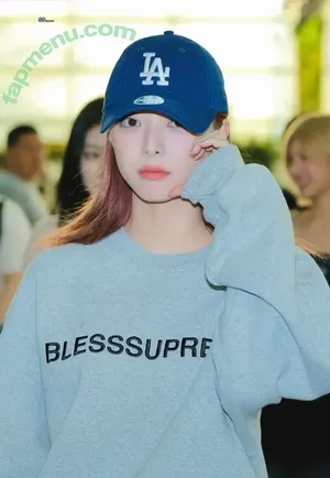 itzy.all.in.us / Shin Yu Na / Yuna ITZY / 유나 nude photo #0758