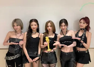 itzy.all.in.us / Shin Yu Na / Yuna ITZY / 유나 nude photo #0772