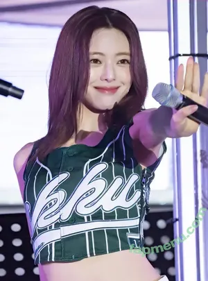 itzy.all.in.us / Shin Yu Na / Yuna ITZY / 유나 nude photo #0832