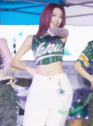 itzy.all.in.us / Shin Yu Na / Yuna ITZY / 유나 nude photo #0833