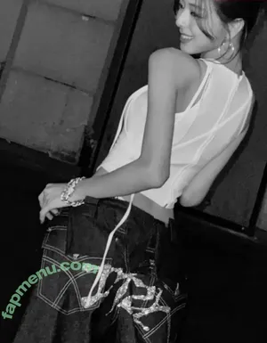 itzy.all.in.us / Shin Yu Na / Yuna ITZY / 유나 nude photo #0854