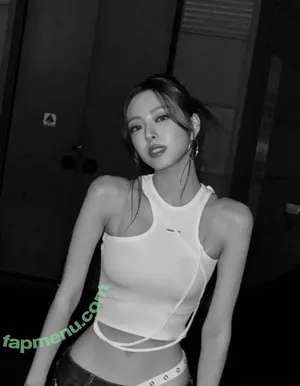 itzy.all.in.us / Shin Yu Na / Yuna ITZY / 유나 nude photo #0855