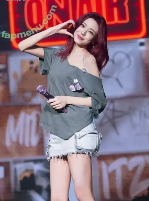itzy.all.in.us / Shin Yu Na / Yuna ITZY / 유나 nude photo #0892