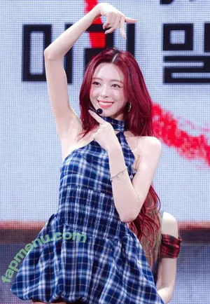 itzy.all.in.us / Shin Yu Na / Yuna ITZY / 유나 nude photo #0899