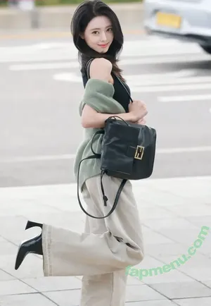 itzy.all.in.us / Shin Yu Na / Yuna ITZY / 유나 nude photo #0909