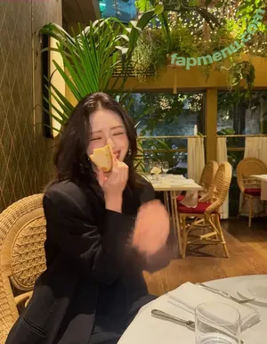 itzy.all.in.us / Shin Yu Na / Yuna ITZY / 유나 nude photo #0964