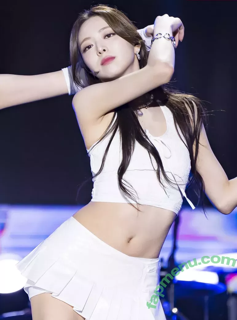 itzy.all.in.us nude photo #0206 (Shin Yu Na / Yuna ITZY / 유나)