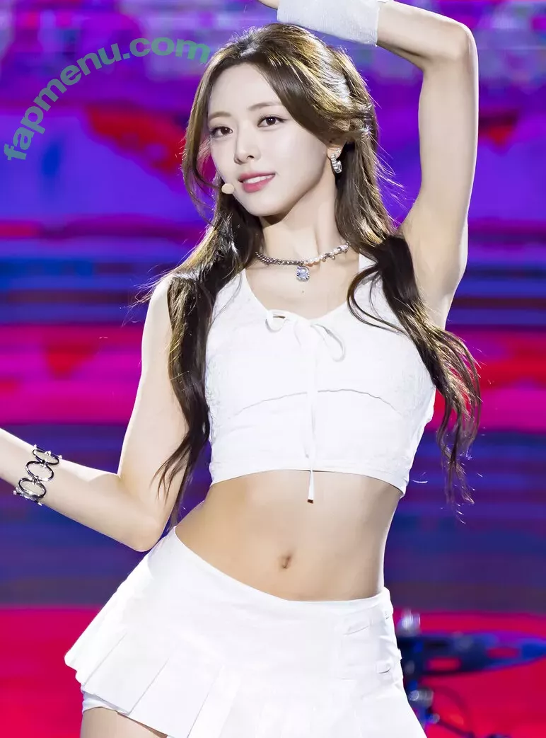 itzy.all.in.us nude photo #0207 (Shin Yu Na / Yuna ITZY / 유나)