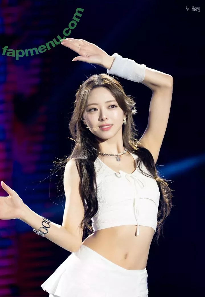 itzy.all.in.us nude photo #0210 (Shin Yu Na / Yuna ITZY / 유나)