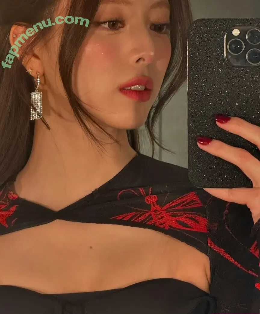 itzy.all.in.us nude photo #0291 (Shin Yu Na / Yuna ITZY / 유나)