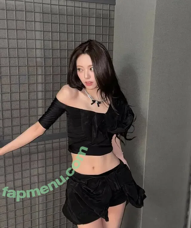 itzy.all.in.us nude photo #0297 (Shin Yu Na / Yuna ITZY / 유나)