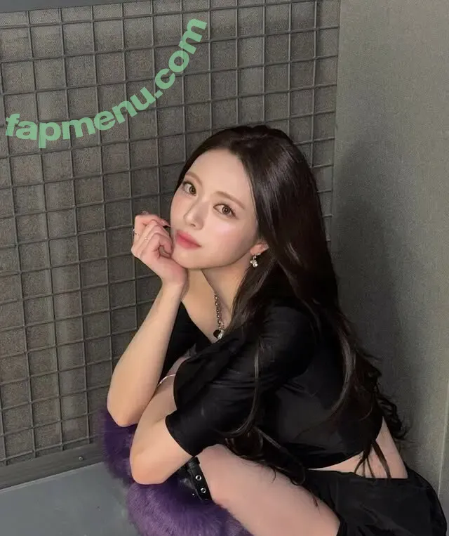 itzy.all.in.us nude photo #0298 (Shin Yu Na / Yuna ITZY / 유나)